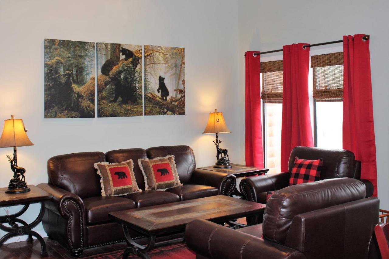 Spacious Downtown Condo Walking Distance To Downtown Gatlinburg Sleeps 6 Guests Eksteriør billede