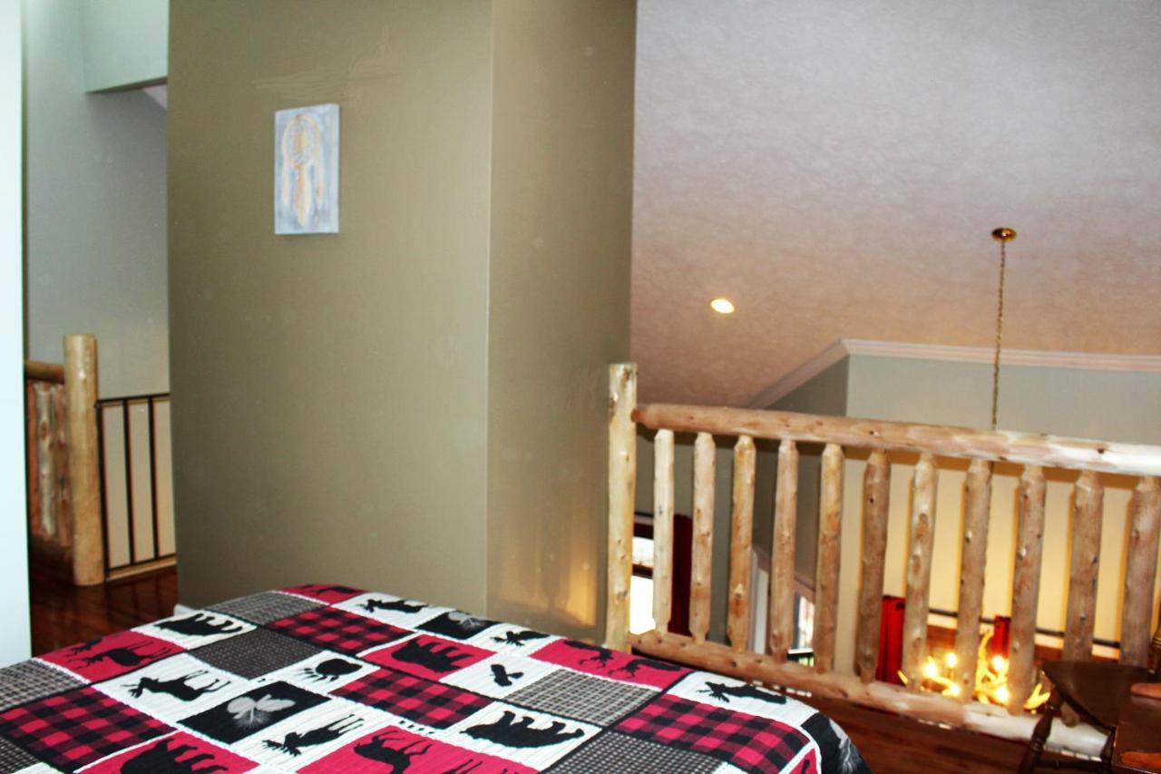 Spacious Downtown Condo Walking Distance To Downtown Gatlinburg Sleeps 6 Guests Eksteriør billede