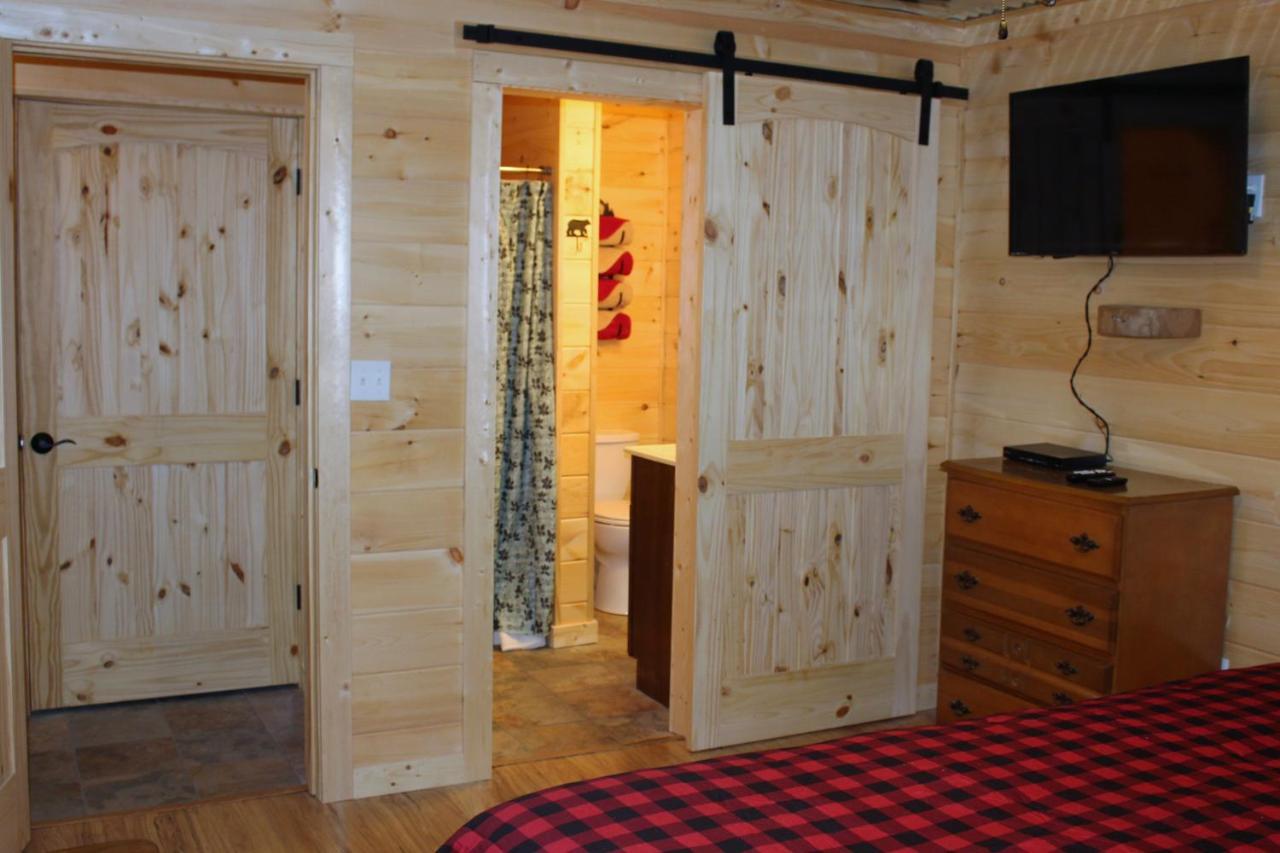 Spacious Downtown Condo Walking Distance To Downtown Gatlinburg Sleeps 6 Guests Eksteriør billede