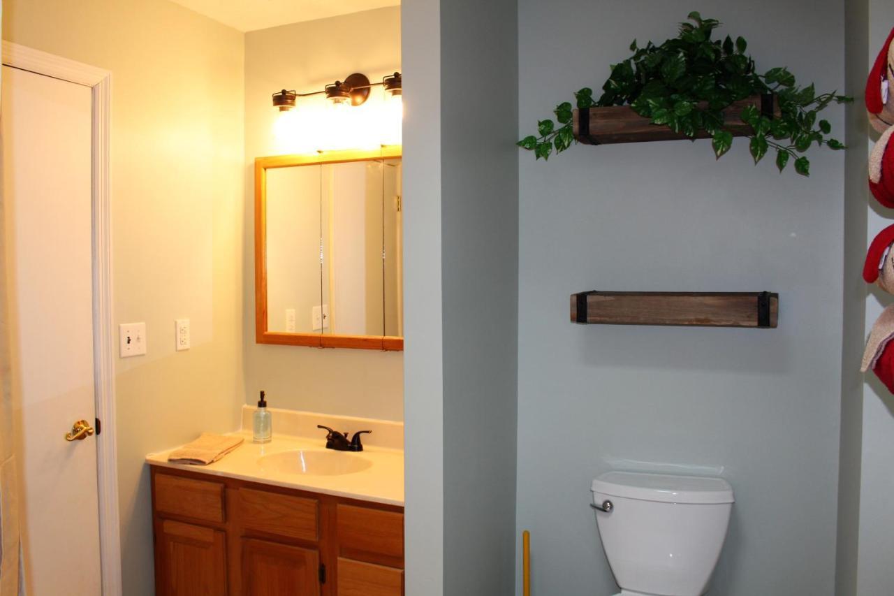Spacious Downtown Condo Walking Distance To Downtown Gatlinburg Sleeps 6 Guests Eksteriør billede
