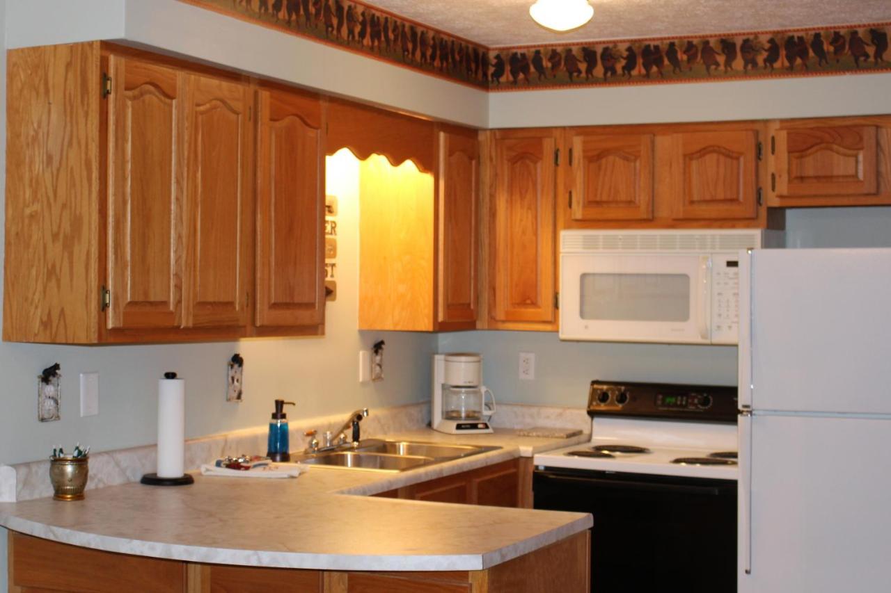 Spacious Downtown Condo Walking Distance To Downtown Gatlinburg Sleeps 6 Guests Eksteriør billede