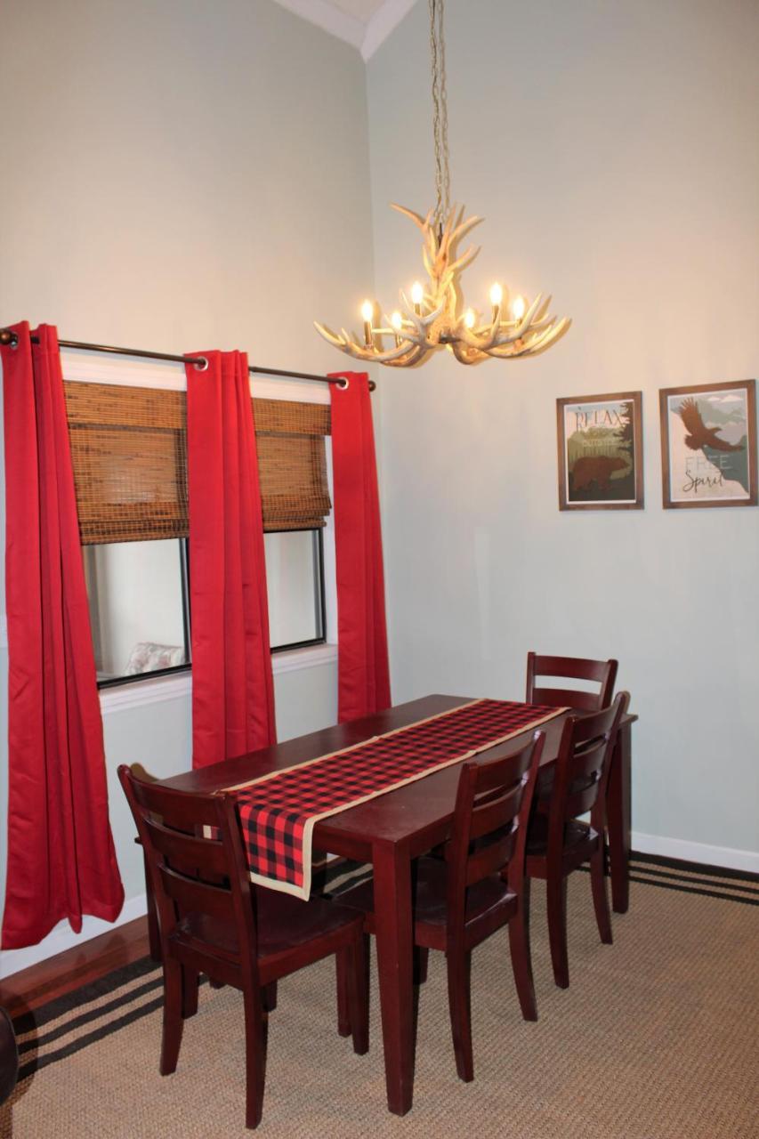 Spacious Downtown Condo Walking Distance To Downtown Gatlinburg Sleeps 6 Guests Eksteriør billede
