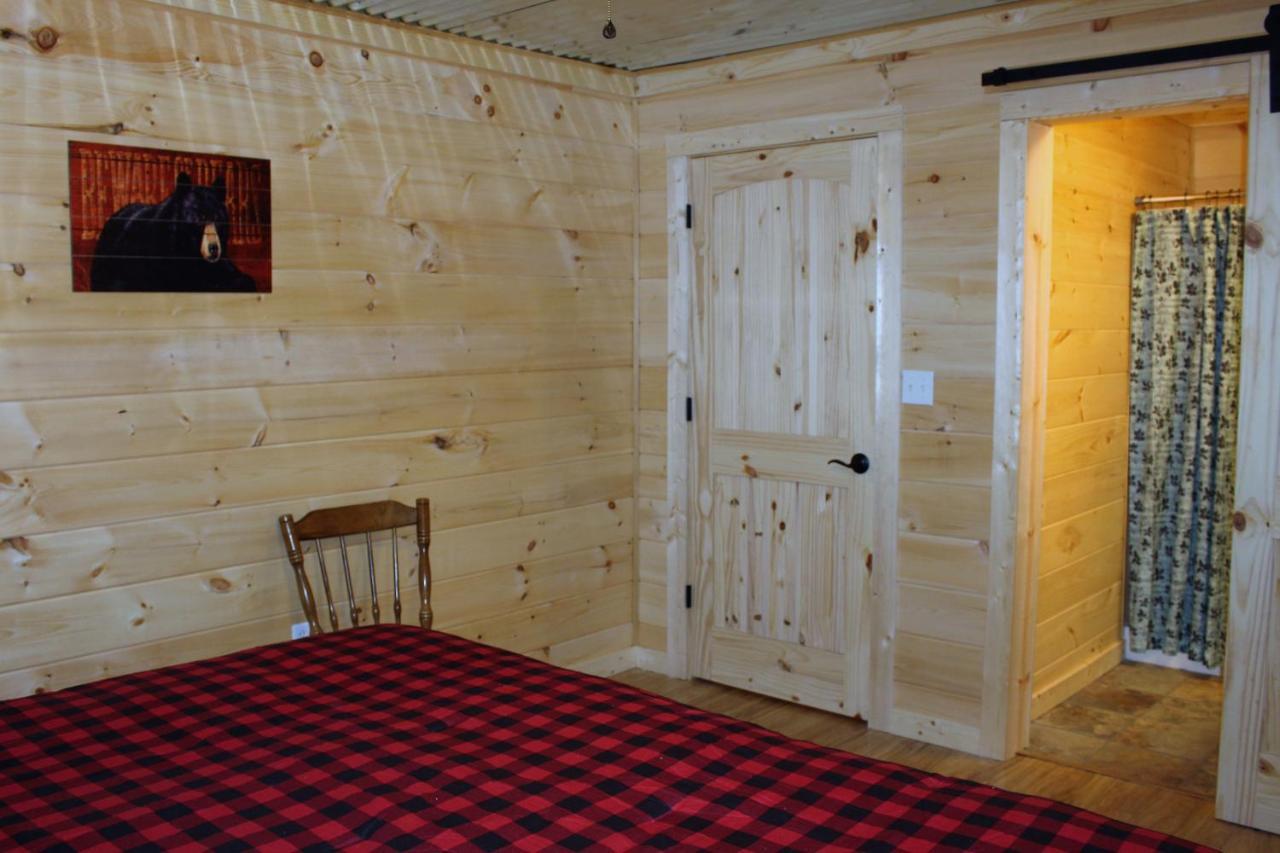 Spacious Downtown Condo Walking Distance To Downtown Gatlinburg Sleeps 6 Guests Eksteriør billede