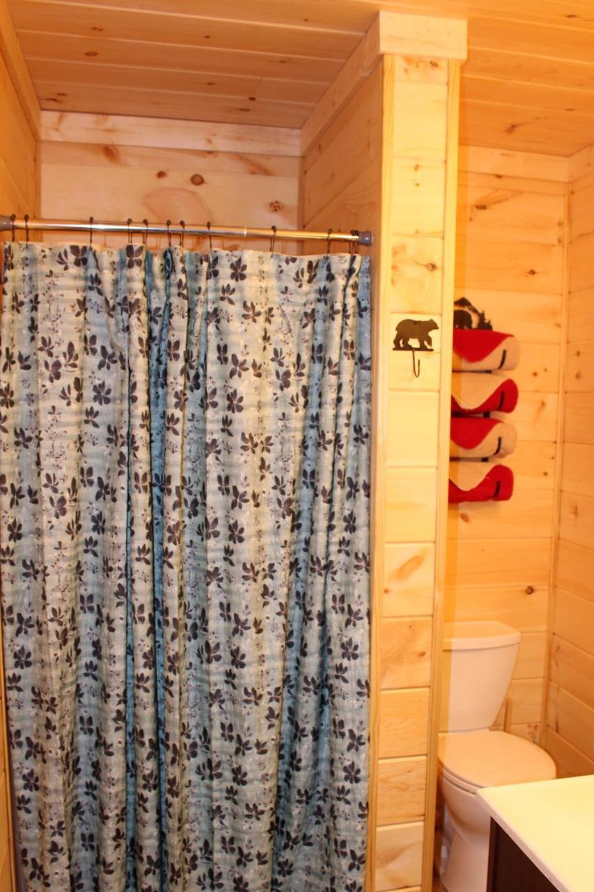 Spacious Downtown Condo Walking Distance To Downtown Gatlinburg Sleeps 6 Guests Eksteriør billede