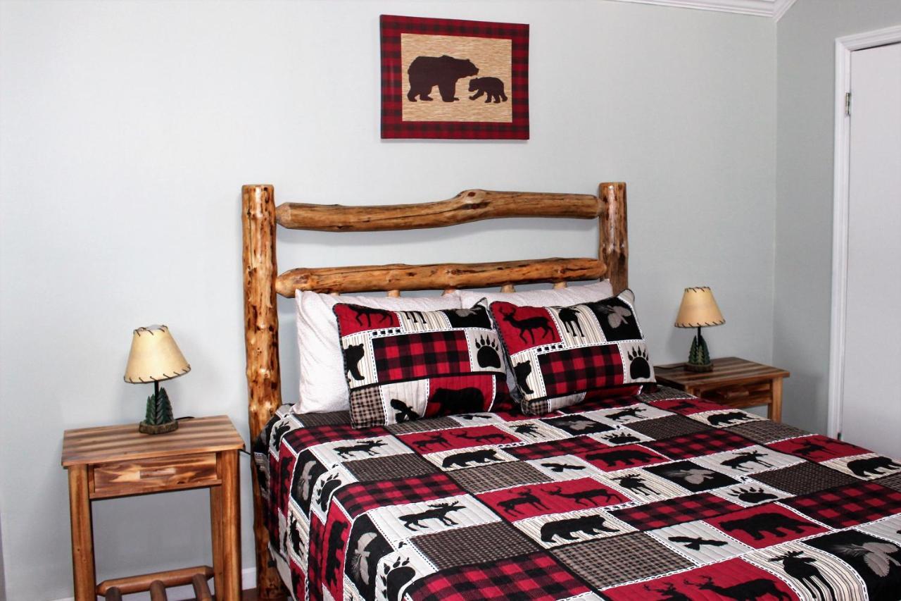 Spacious Downtown Condo Walking Distance To Downtown Gatlinburg Sleeps 6 Guests Eksteriør billede