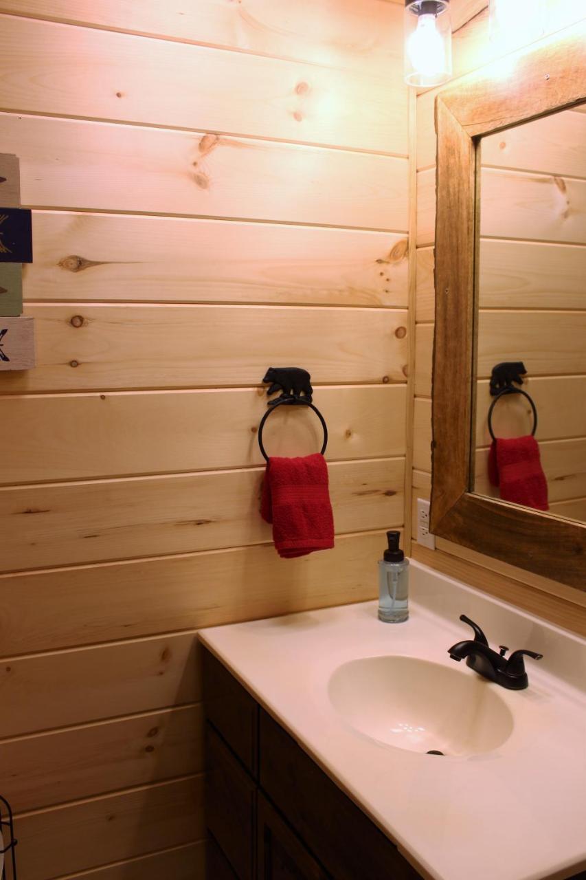 Spacious Downtown Condo Walking Distance To Downtown Gatlinburg Sleeps 6 Guests Eksteriør billede